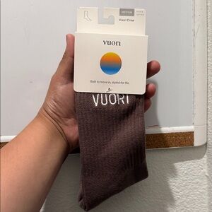 Vuori women’s Chocolate Brown Crew Socks